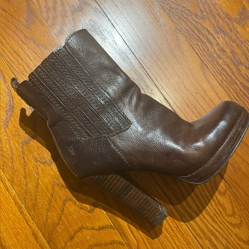 Frye size 5 womens boots